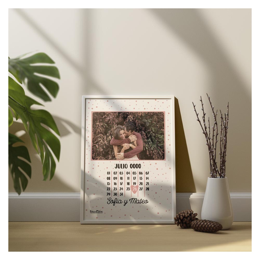 Decora tu hogar con nuestra lámina con foto de una fecha especial.