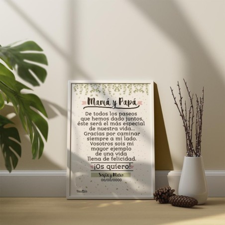 Lámina personalizada para padres de boda colocada como decoración en un salón.