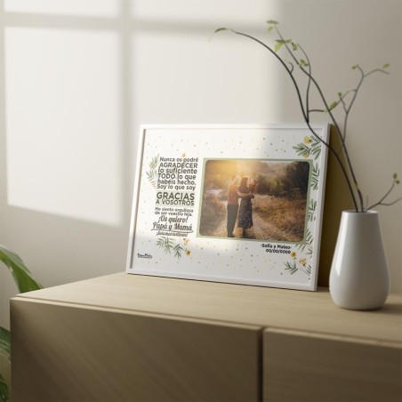 Lámina en ambiente decorativo sobre mueble. Lámina en ambiente decorativo sobre mueble.
