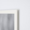 Detalle del marco de madera blanca