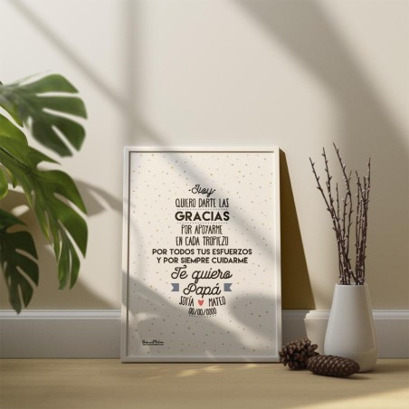 Lámina personalizada para papá en marco blanco sobre estantería