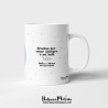 Detalle de la taza con la pequeña frase en la parte trasera
