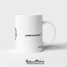 Detalle del diseño de la taza con la frase "Mamá novata pero bien guapa"