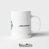 Detalle del diseño de la taza con la frase "Papá novato pero bien guapo"