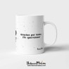 Detalle de la personalización de la fecha en la taza