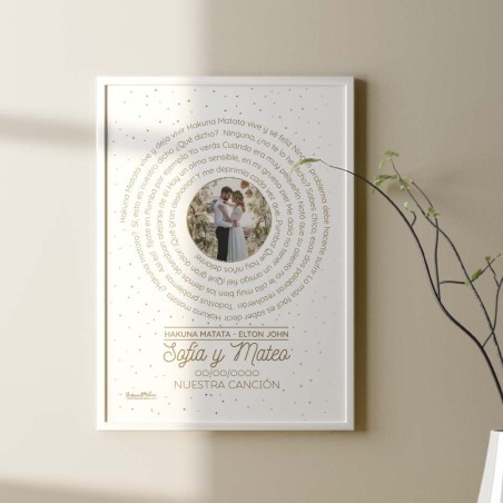regalo pareja lámina dorada con foto en marco blanco