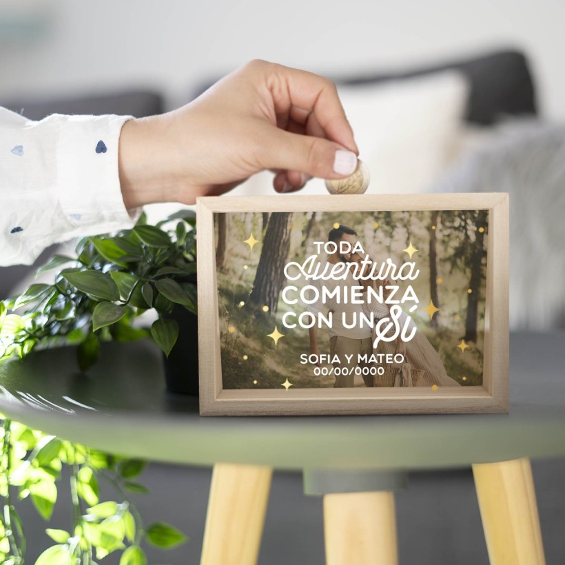 Hucha de madera personalizada - Toda aventura Hucha de madera personalizada - Toda aventura