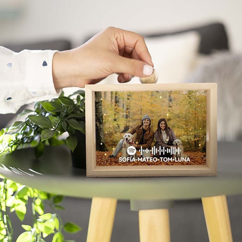 Hucha de madera personalizada - Regala una canción 2
