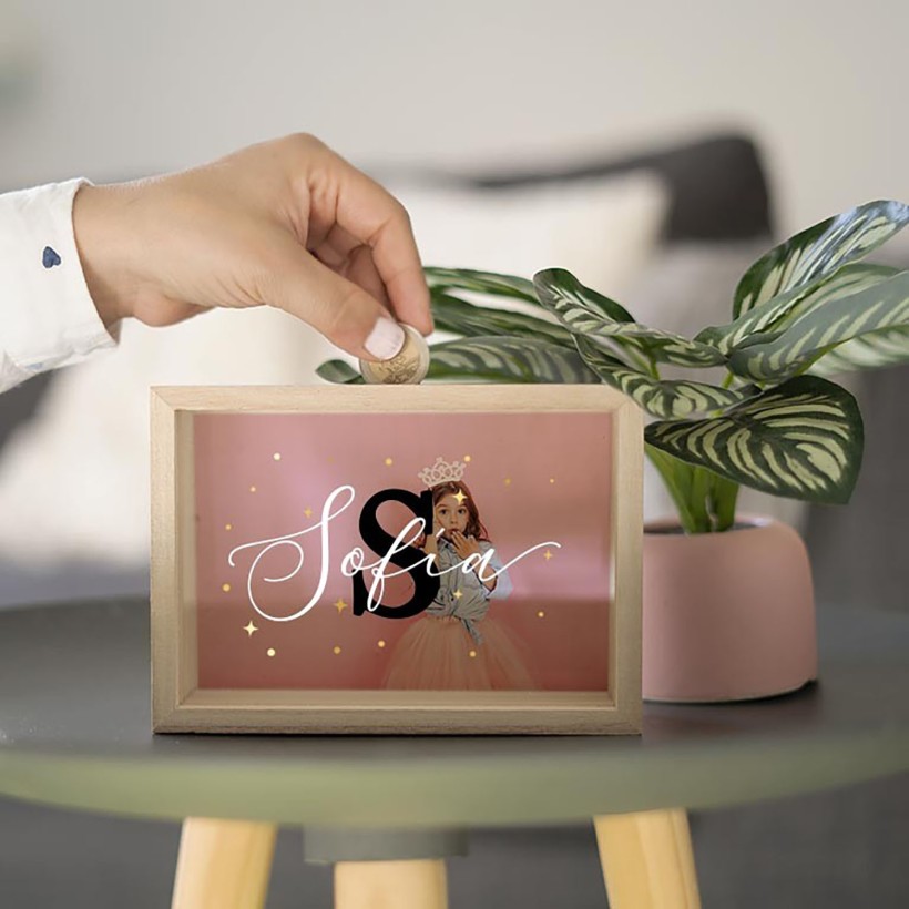 Hucha de madera personalizada - Inicial y nombre Hucha de madera personalizada - Inicial y nombre