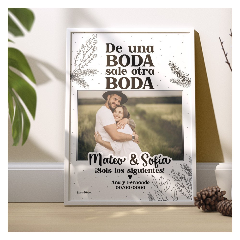 Lámina personalizada con foto en marco blanco sobre escritorio
