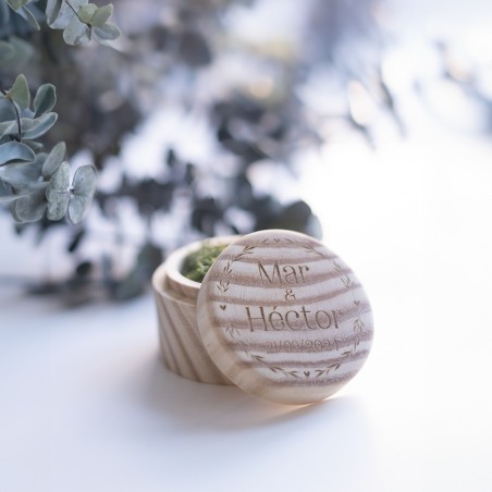 Caja porta alianzas redonda de madera personalizada