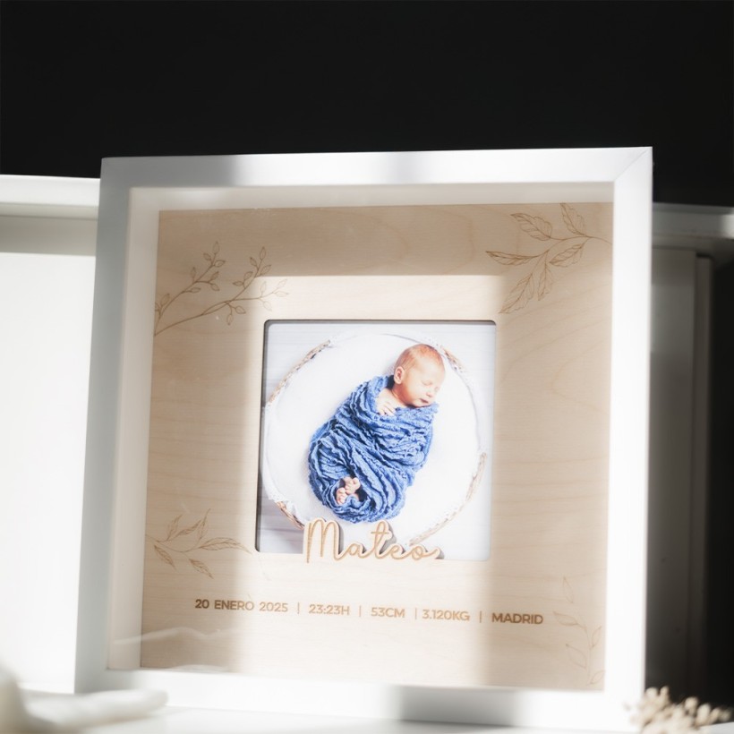 Marco de madera dedicado personalizado - Nombre en relieve Marco de madera dedicado personalizado - Nombre en relieve