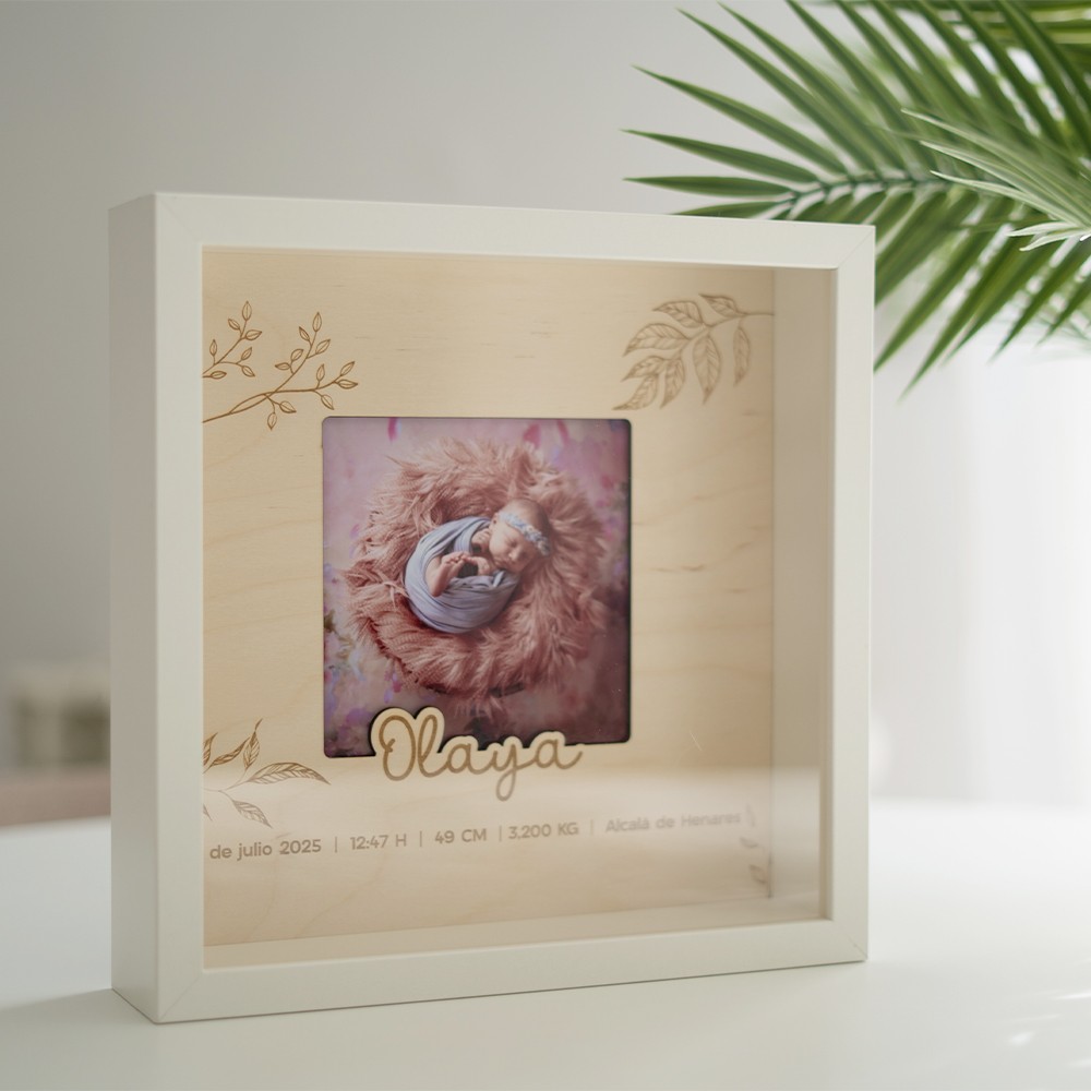 Marco de madera dedicado personalizado - Nombre en relieve