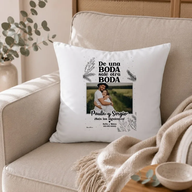 Cojín con foto - De una boda sale otra boda
