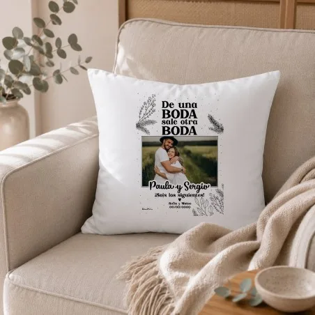 Cojín con foto - De una boda sale otra boda