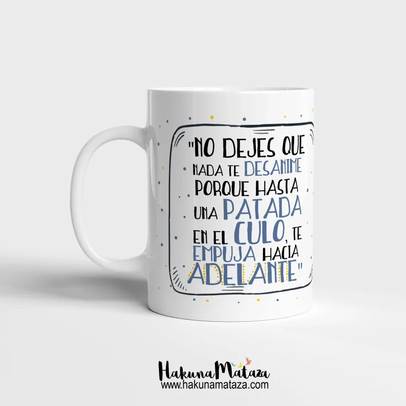 Taza personalizada - Una patada también empuja | Hakuna Mataza