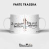 Detalle del diseño de la taza con la frase "La verdadera belleza está en el interior"